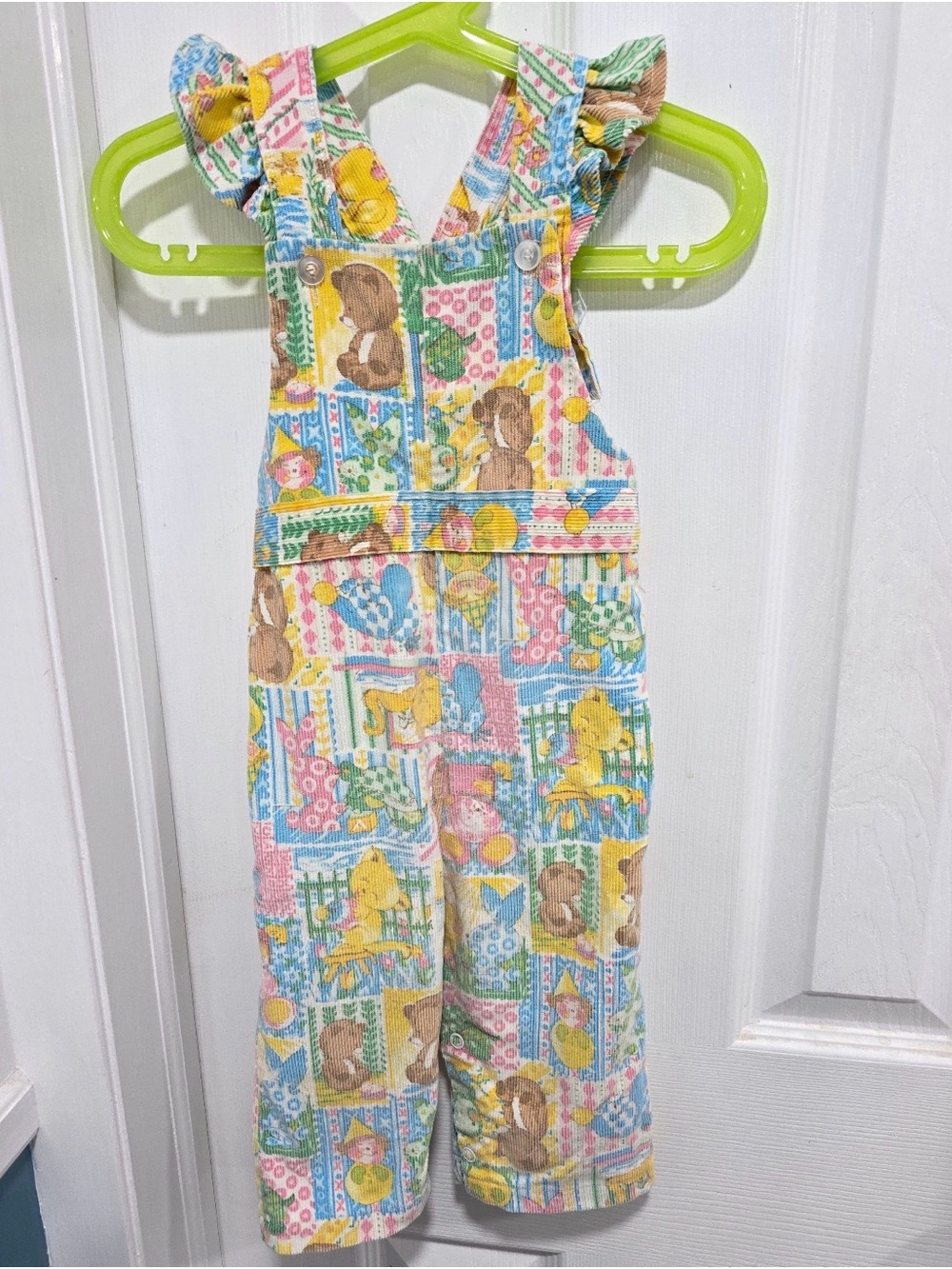 Vintage Healtex Bear AOP
Corduroy Overalls VTG Patchwork